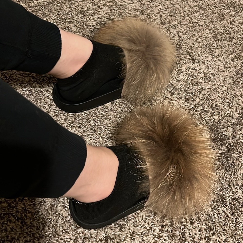 brown fur slippers size 8
